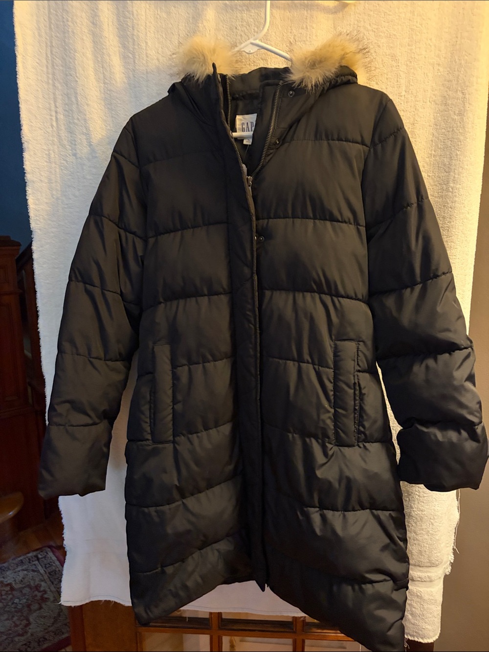 GAP Black Quilted Puffer Coat with Faux Fur Trim Hood